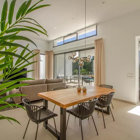 Villa Aquiles By Abahana Calpe